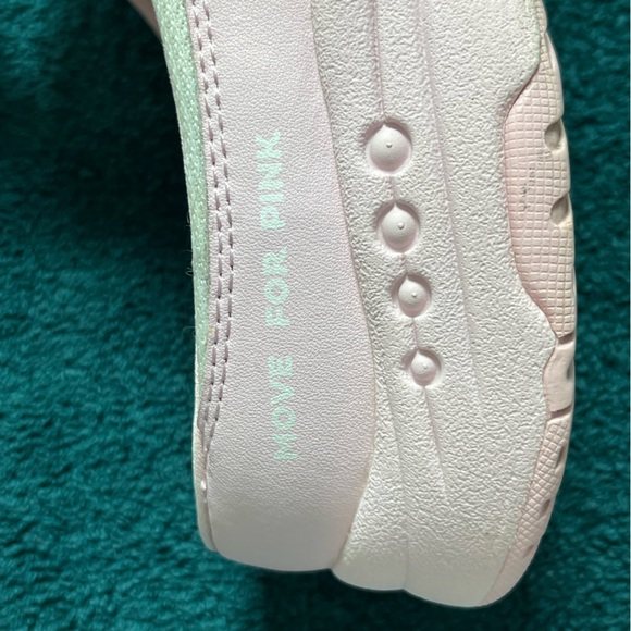 EASY SPIRIT “Move For Pink” Limited Edition White-Pink Travel Time Clogs, 8.5M - Picture 6 of 15